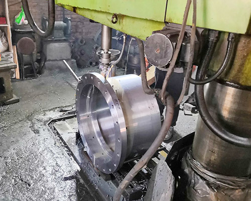 億欣源法蘭加工公司 解讀切削加工對(duì)鍛件有哪些影響？